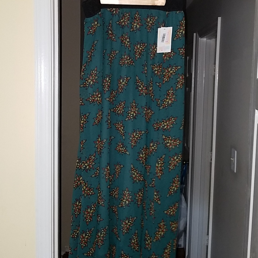 Brand new Large Lularoe Lucy Skirt